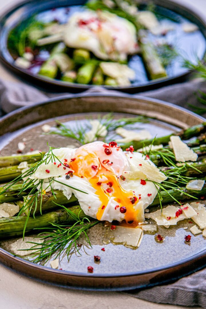 Asparagus with Poached Eggs - The Bitery