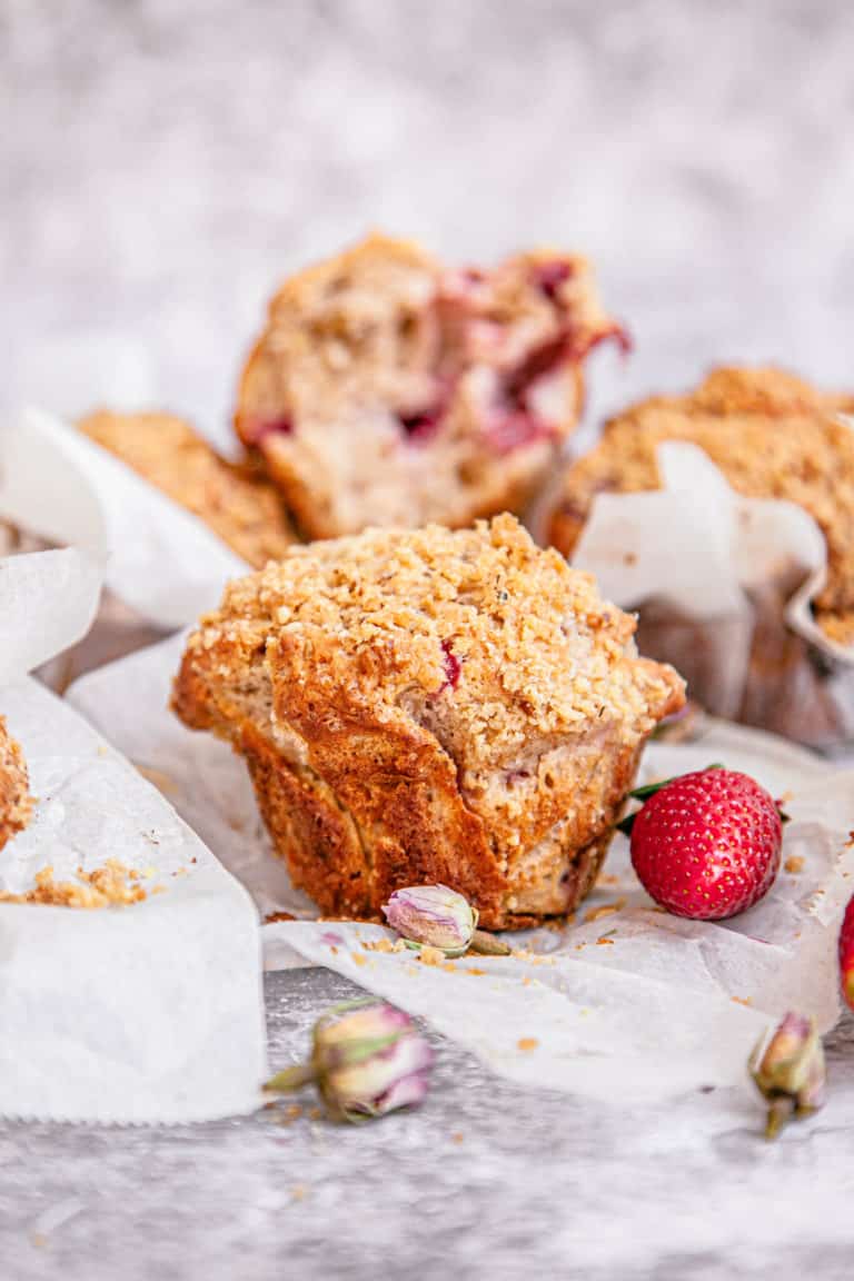 Erdbeer-Ricotta-Muffins mit Walnuss-Streusel