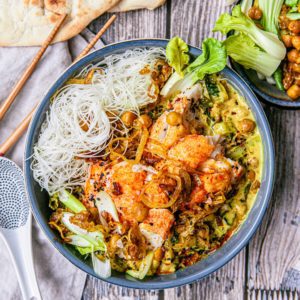 Kabeljau-Fisch-Curry mit Reisnudeln